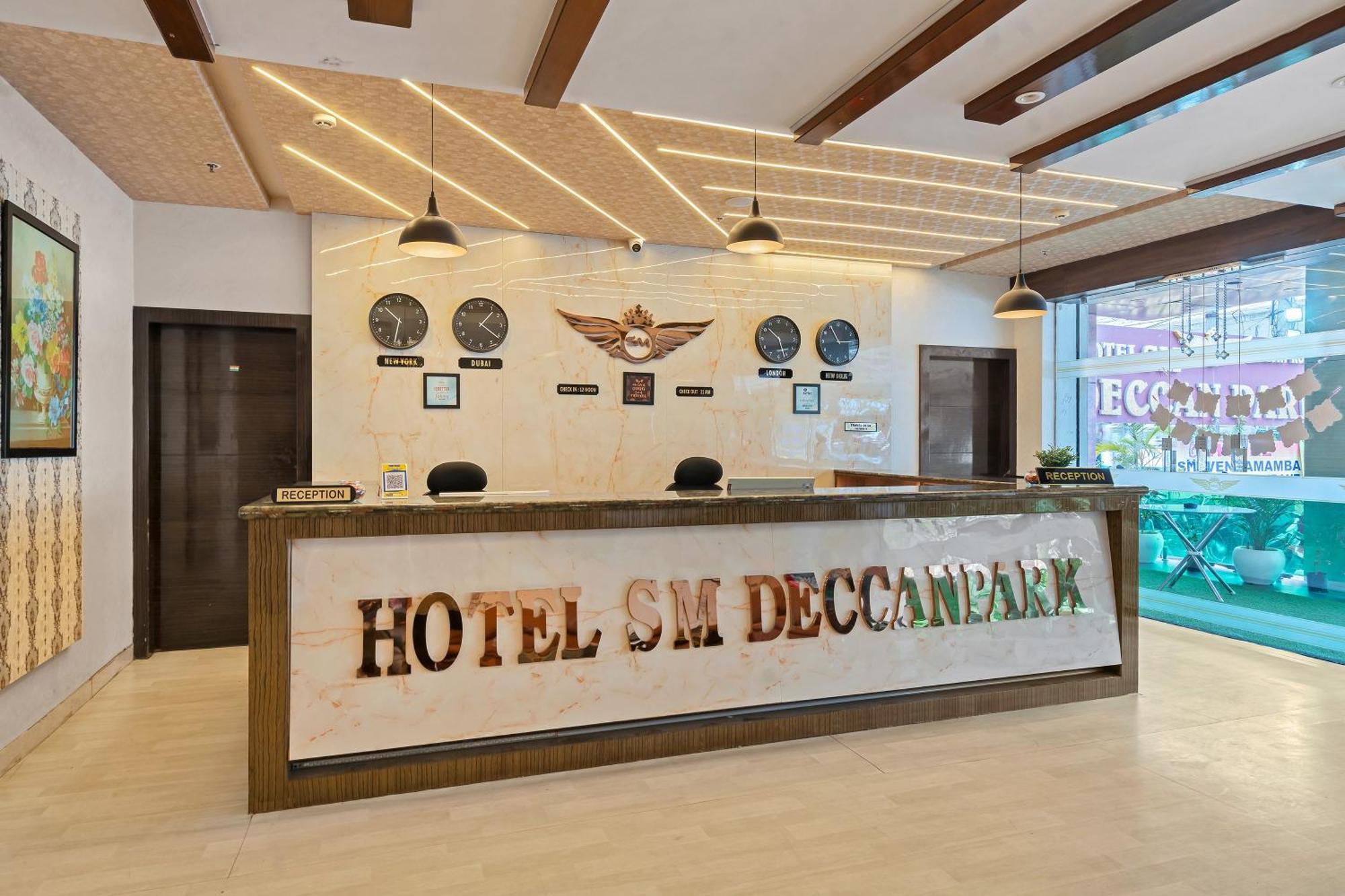 Hotel Sm Deccan Park Shamshabad Exteriör bild